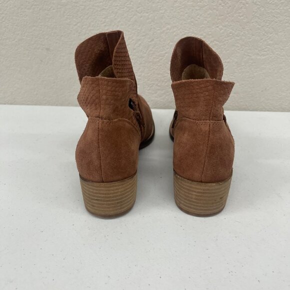 Seychelles Score Suede Leather Side Zip Heeled Ankle Booties Shoes Womens 9.5 - Picture 3 of 9